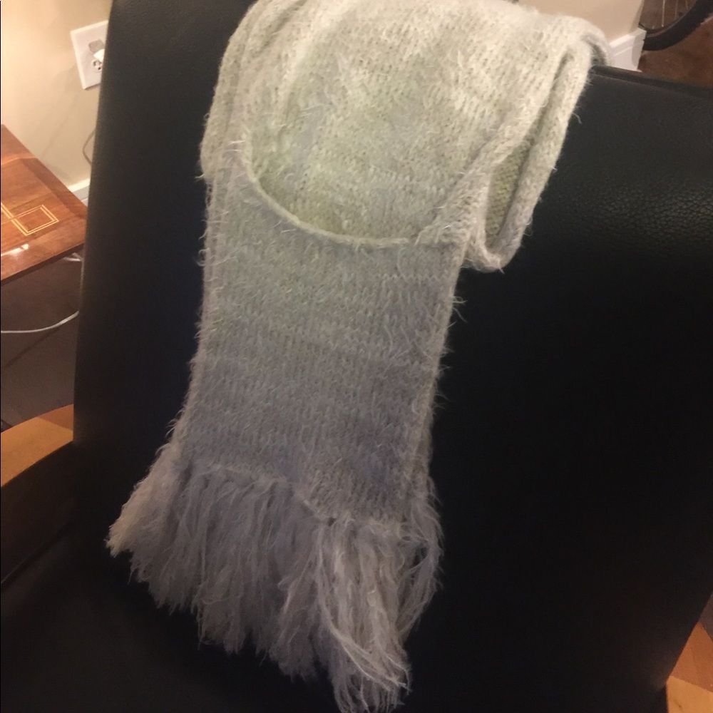 Gently Previously Loved prAna Scarf With Hand Warmers